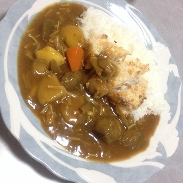 元気よく水曜日はチキンカツカレー！