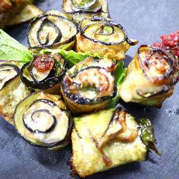 ジューシーで美味しい！大葉香るなすの豚バラ巻き揚げレシピ