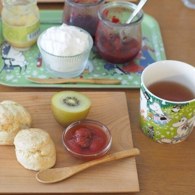 
          焼き立てスコーン
      