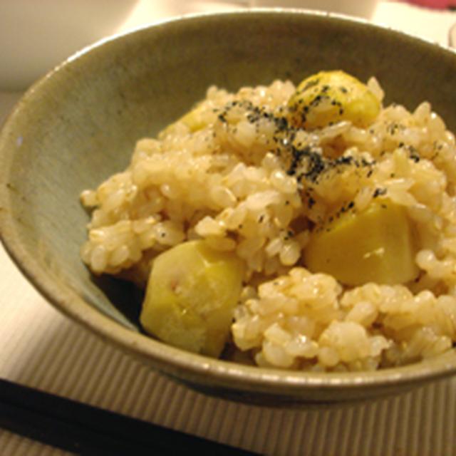 秋の味覚?玄米栗ごはん