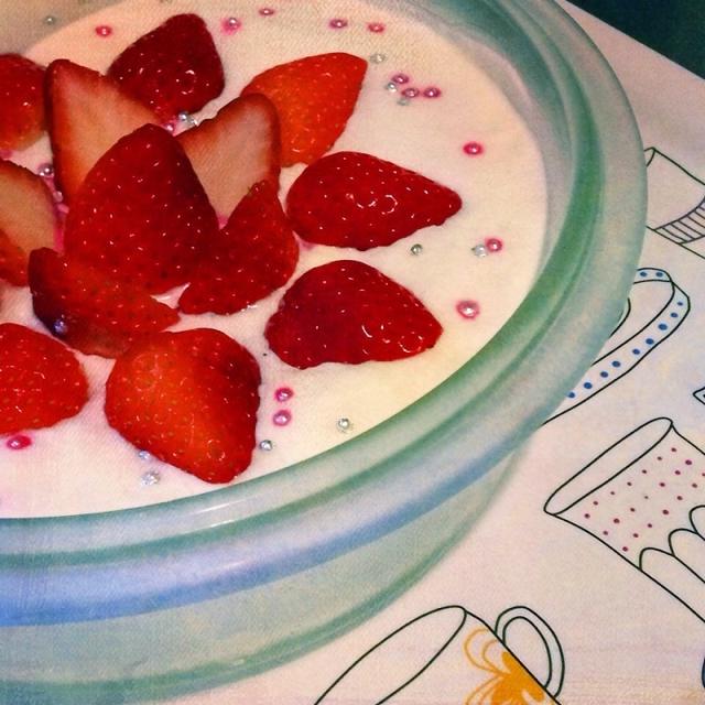 混ぜるだけ！ふるふるヨーグルトムース