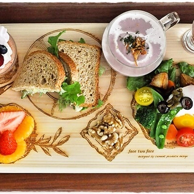 ワンプレート【facetwoface】朝ご飯～アボカドシュリンプサンド～