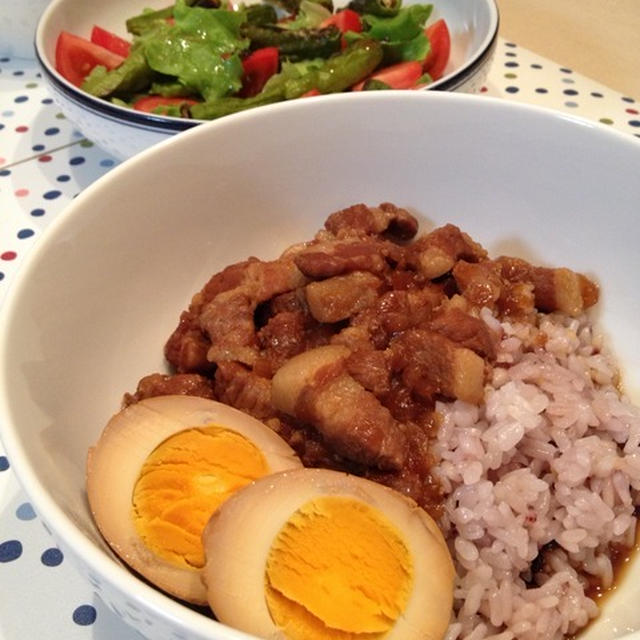 台湾旅行の空想が過ぎて「魯肉飯・ルーローファン」。