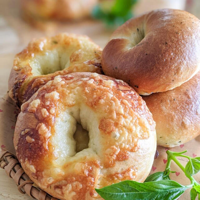 フレッシュバジルで作るバジルベーグル&ベーグルランチ＊参考レシピあり