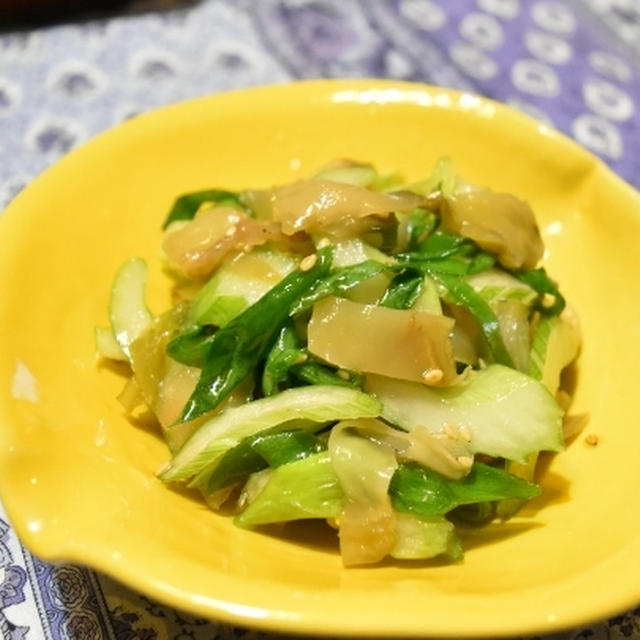 セロリとザーサイの和え物。中華風の簡単副菜。