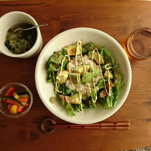 完熟アボカドのごはん　鯖味噌のタレで。