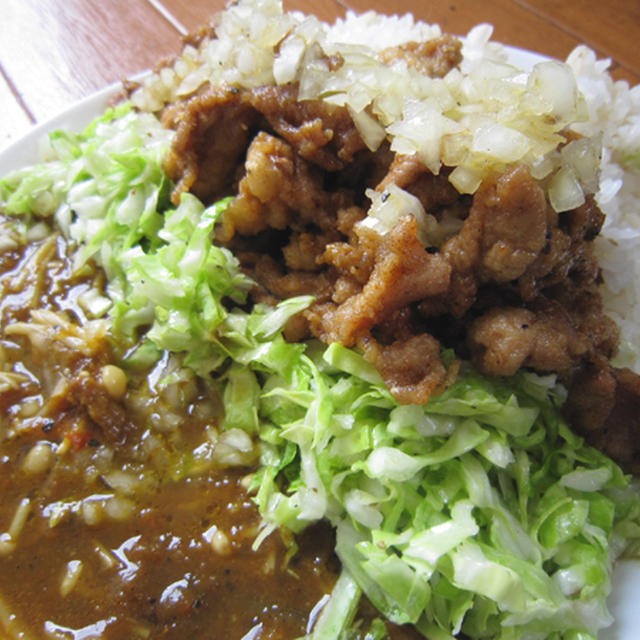 ２７皿目　豚唐揚げとエノキのカレー