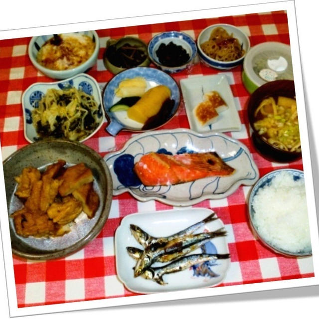 残り物消化の朝ご飯