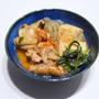 ビストロパパのすき焼きは鶏。春菊、ルッコラのクセ野菜が美味しい「鶏すき焼き鍋」〆おじやは翌朝のお楽しみ