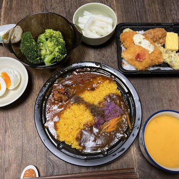 OK2種類カレー弁当コロッケ・フライ弁当・大根漬・ブロッコリー・茹卵アチャール・カレースープ