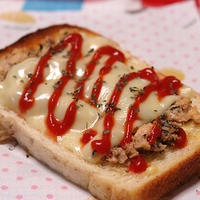 朝食ボリュームアップ！鮭チーズトースト