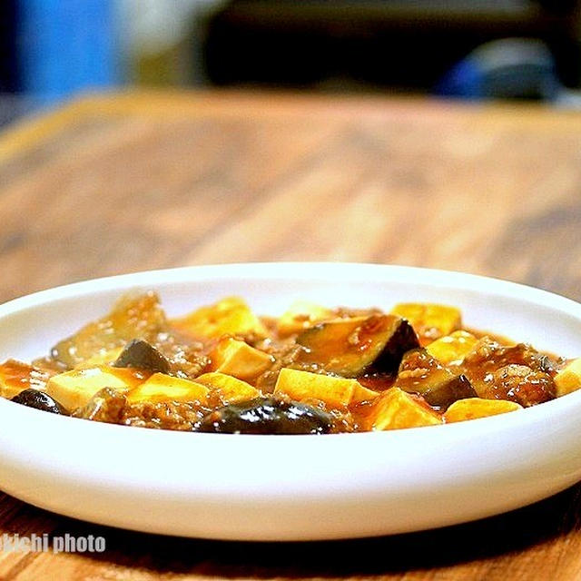 暑いけど汗かいて食べよう「マーボ茄子豆腐」＆こっちも汗かく「黒マー油　豚骨ラーメン」