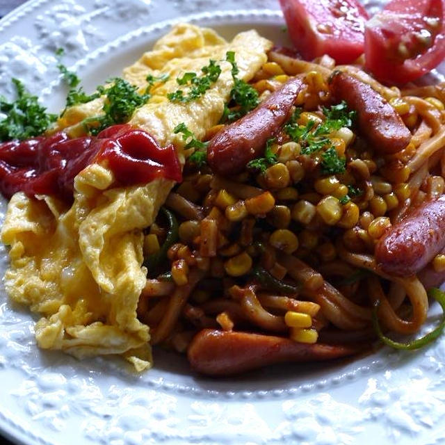 ＜懐かしい洋食屋風ふわとろナポリタンオムうどん（冷凍うどんで）＞夏休みのランチにも(´∀｀)