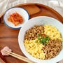 【鶏たまそぼろの二色丼】