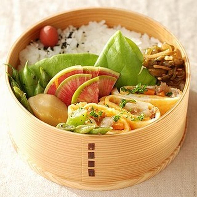 ◆ひき肉ポテトのオムレツ弁当