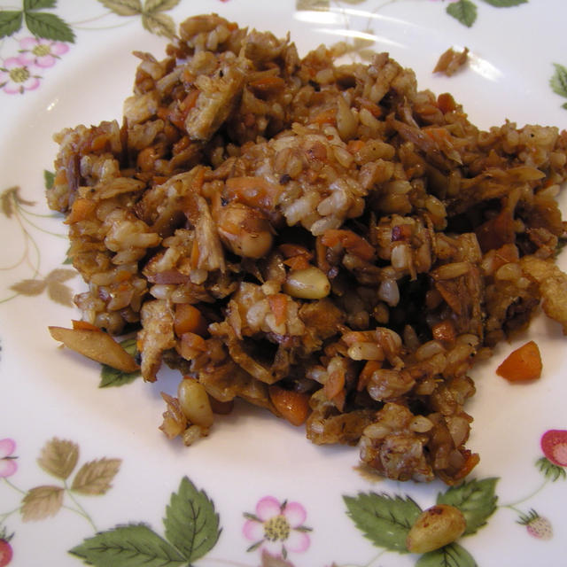 根菜と油揚げの玄米味噌チャーハン