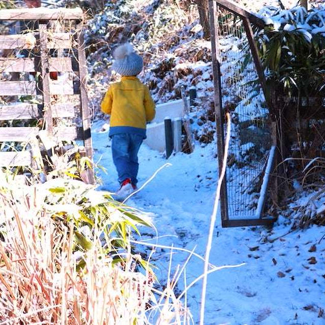 里の雪遊び。