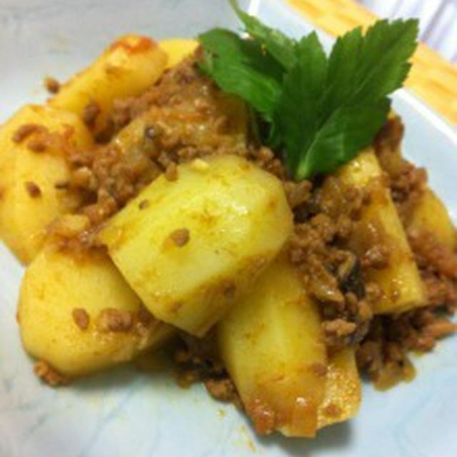 ポテトのカレーそぼろかけ