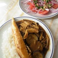 秋カレー　トマトのバジルソースサラダ