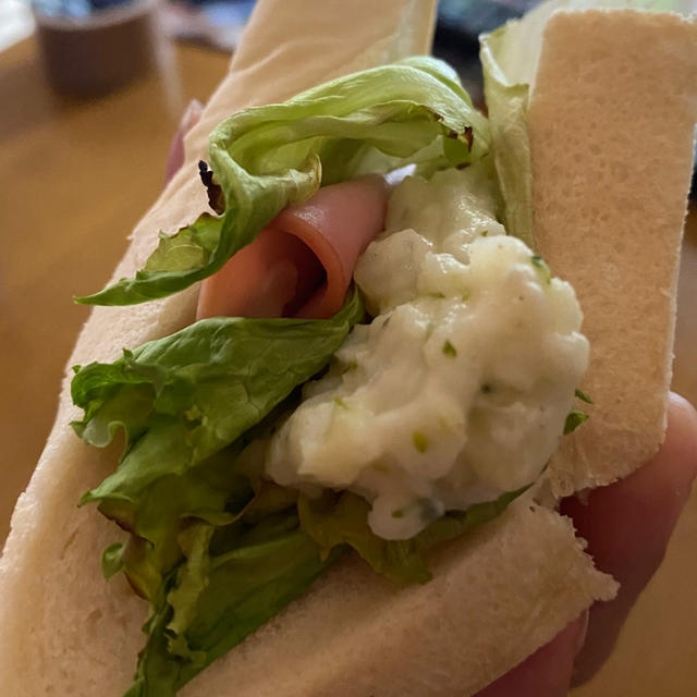 パン耳には無い食感ダネー♡やわらか挟みパン