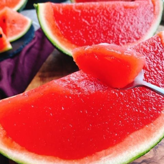 小玉スイカで丸ごとスイカゼリー(動画レシピ)/Watermelon jelly.