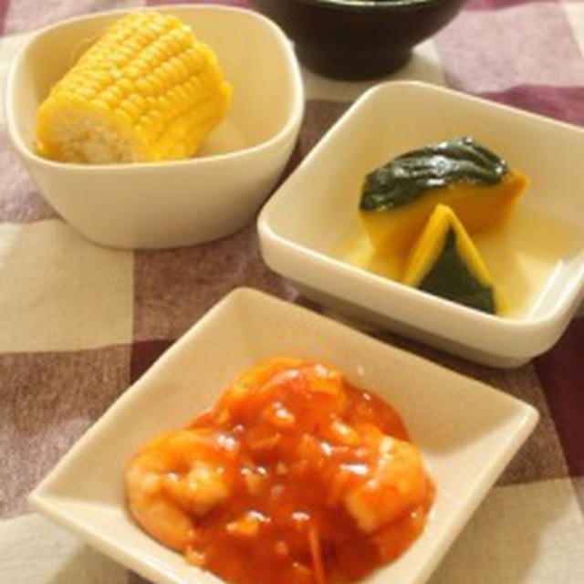 エビチリと黄色い野菜のごはん＆サンドウィッチのお弁当