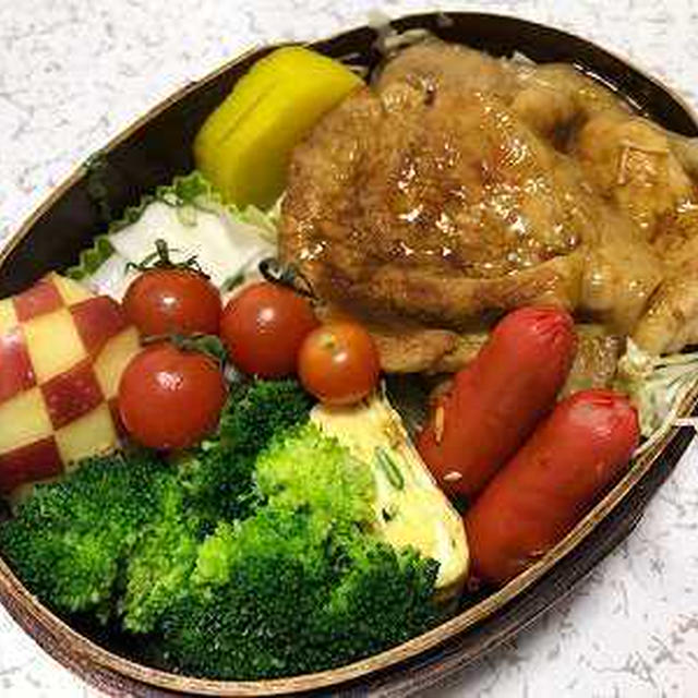 豚丼弁当。トマトソースパスタ