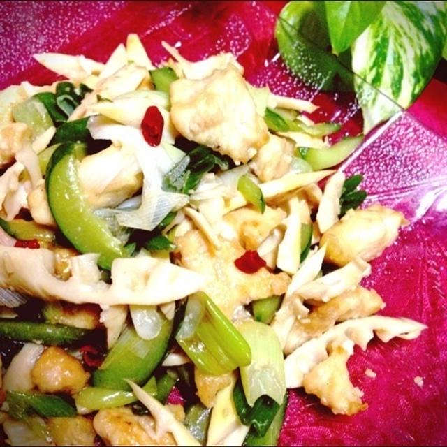 とっても柔らか〜鶏胸肉ときゅうり＆タケノコのさっぱりアジアン風味（≧∇≦）