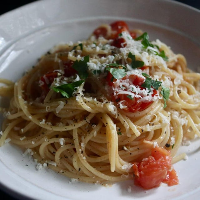 ミニトマトを使った手軽なトマトパスタ