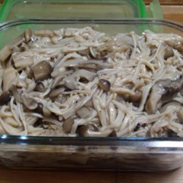 作り置きおかず「梅きのこ」