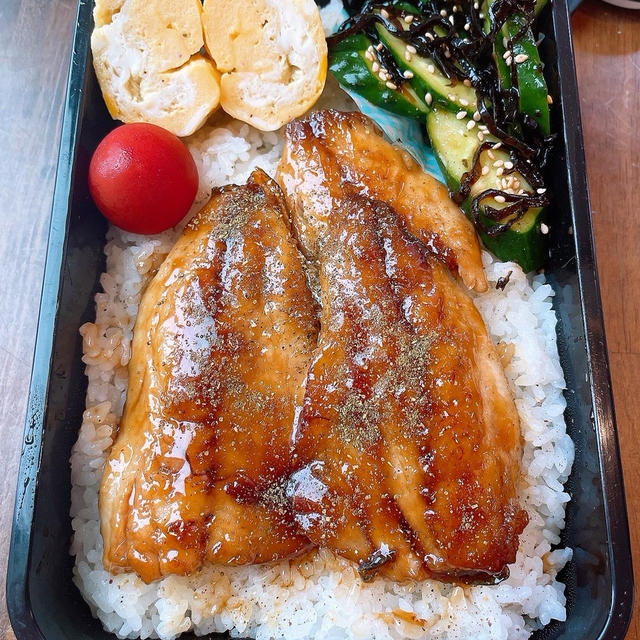 うなぎ風アジ弁当です！！