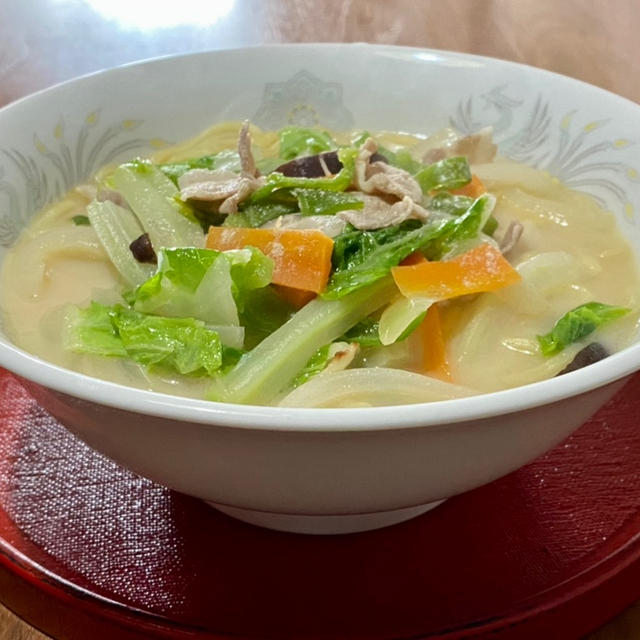 賞味期限切れ ・・・ 賞味期限間近かなシニアが食します (･∀･)