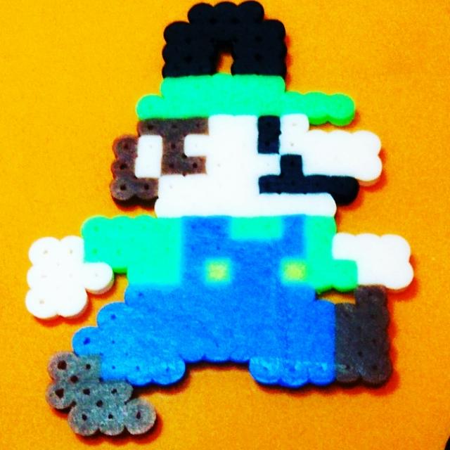 ハンドメイド☆ミニミニアイロンビーズでルイージ作ったよ