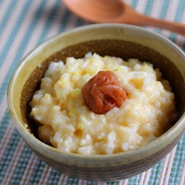 【雑炊レシピ】生姜と梅の卵雑炊