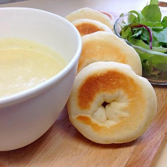 フライパンで焼けるもちもちさつまいもベーグルランチ