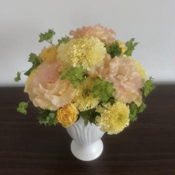 【生花アレンジ】マリーゴールドと市販の花束を使ってアレンジメントを作りました【DIY】