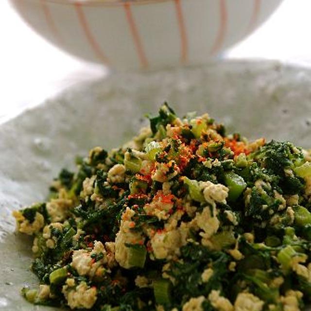 つまみにシメに☆にんにく風味の春菊豆腐