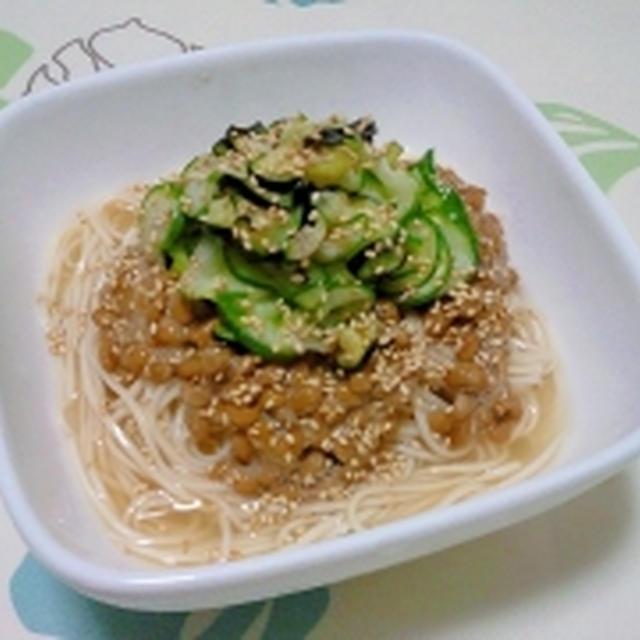 納豆と夏野菜の冷やし麺