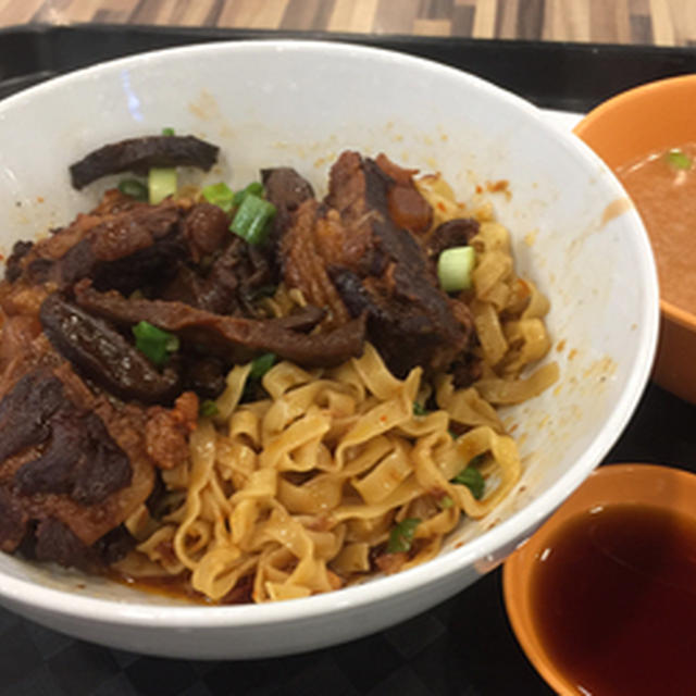 スペアリブ混ぜ麺