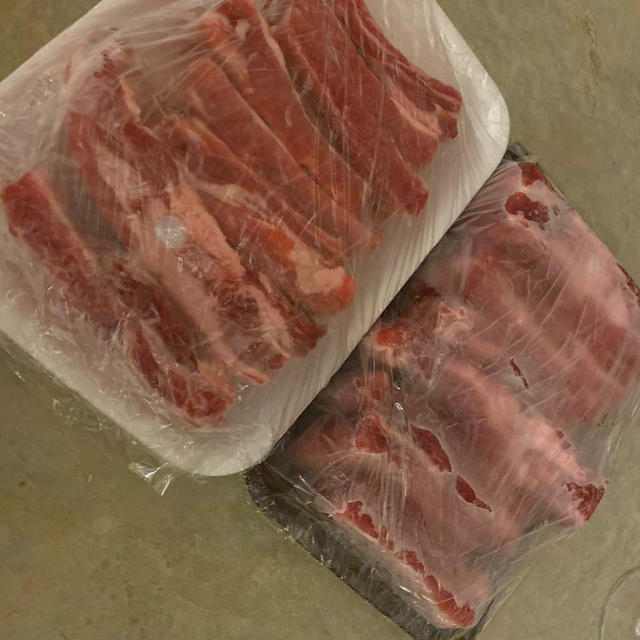 骨付きポークバラ肉でスーさんBBQ