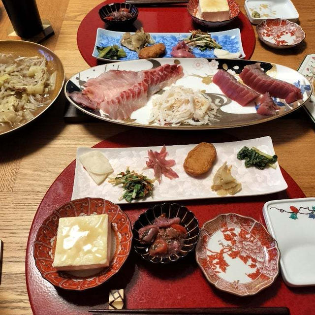 ダンナごはん！刺身盛合せ、鶏天とじ、野菜炒めと作り置き小鉢8品