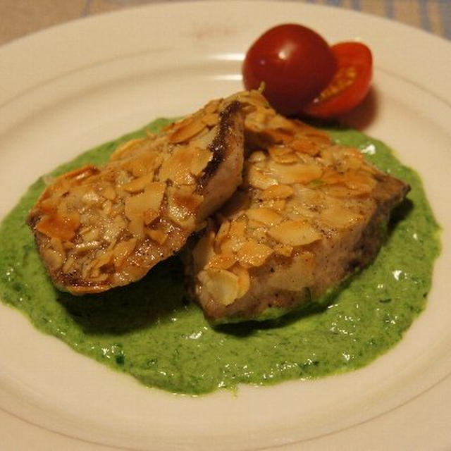 ヤズの香ばし焼き・春菊ソース