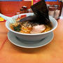 辛味噌ラーメン中盛大辛背脂変更多めで啜る 〜もやし・白髪ネギ・アプリクーポン海苔5枚・山岡家〜
