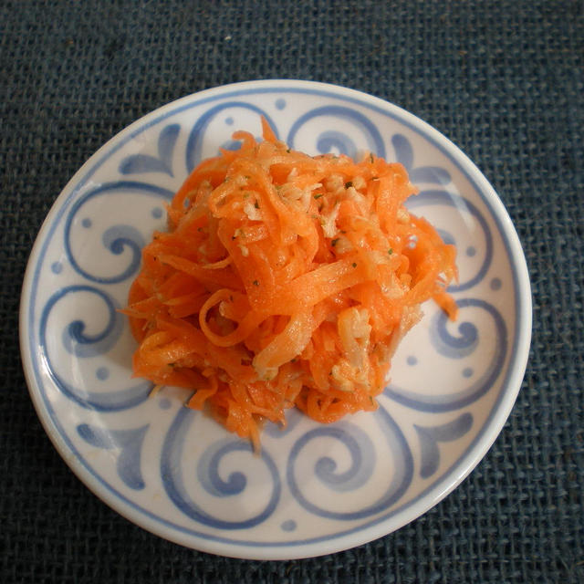 にんじんとツナのサラダ