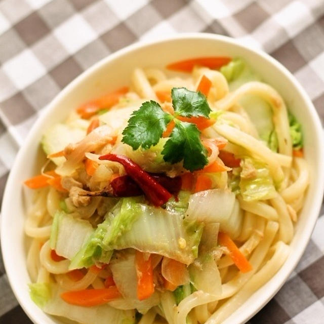 エスニック風焼きうどん / タバスコのエビチリ