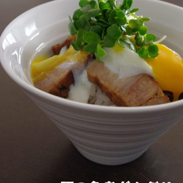 豚の角煮どんぶり 温玉のっけ