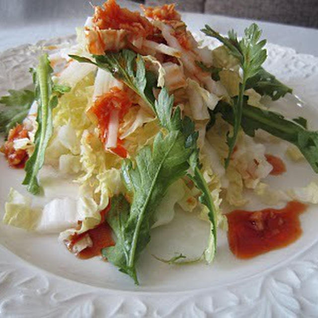生姜ドレッシングで食べる白菜と春菊のサラダ