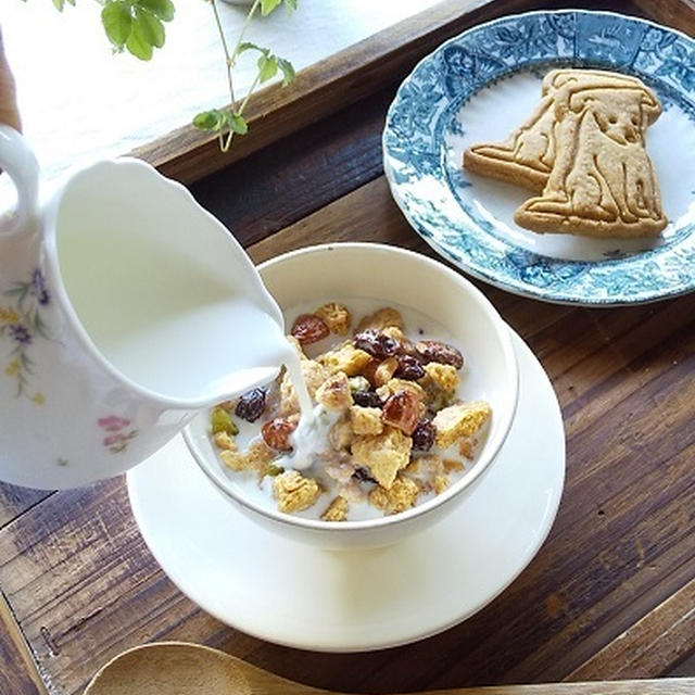メイプルグラノーラとハルクッキーで幸せな朝♪