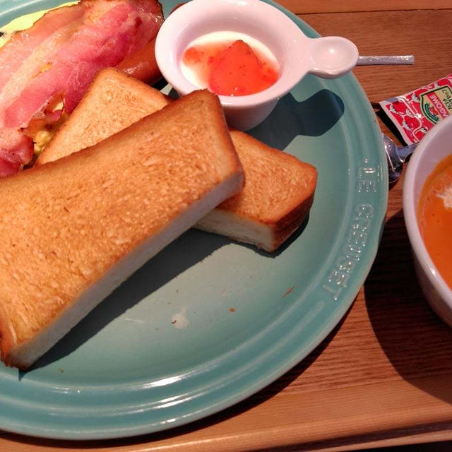 とりあえず明日はモーニング食べたいな…