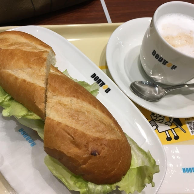 ドトールとマックでご飯